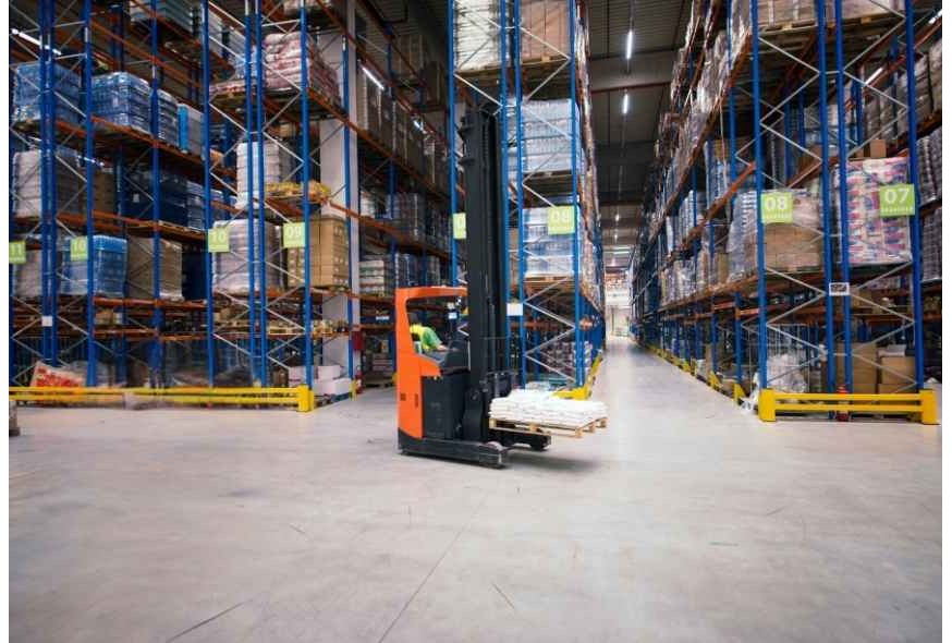 Rayonnage neuf ou occasion : quel est le plus rentable ?